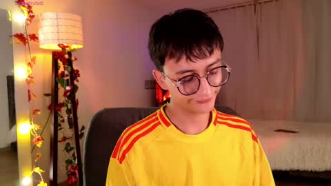 Mr Evans online show from 02/20/25, 01:51