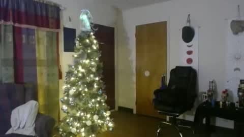 mr_happy12 online show from 12/17/24, 10:44