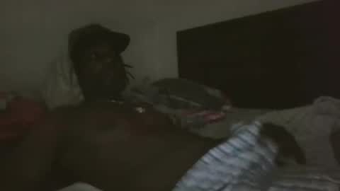 Snapshot of mr_hooked chatting on 11/17/25, 02:50 mr hooked online show from 11/17/25, 02:50