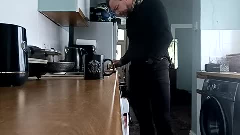 mr_i_ online show from 01/21/25, 11:13