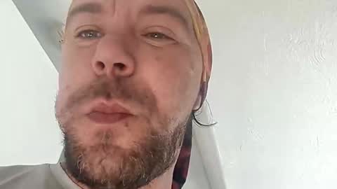 mr_i_ online show from 09/22/25, 11:12