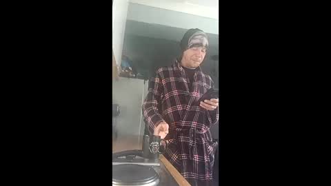 Snapshot of mr_i_ chatting on 12/19/25, 11:06 mr_i_ online show from 12/19/25, 11:06