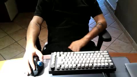 Snapshot of mr_kaa chatting on 09/21/25, 01:35 mr_kaa online show from 09/21/25, 01:35