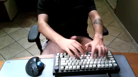 Snapshot of mr_kaa chatting on 11/19/25, 12:10 mr_kaa online show from 11/19/25, 12:10