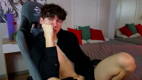 Kris online show from 02/13/25, 10:43