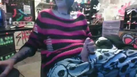 Snapshot of mr_master_sir chatting on 04/19/26, 06:46 mr_master_sir online show from 04/19/26, 06:46