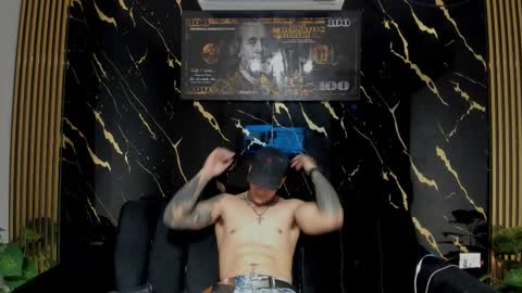 mr_maximo online show from 02/17/26, 06:32