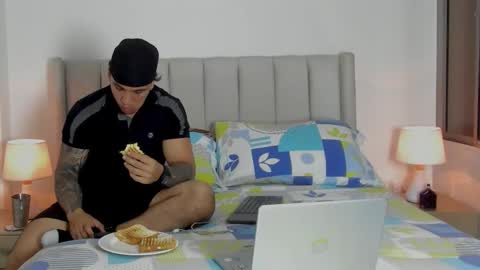 Snapshot of mr_maximo chatting on 03/10/26, 04:06 mr_maximo online show from 03/10/26, 04:06