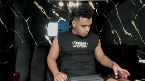 Snapshot of mr_maximo chatting on 06/29/26, 04:08 mr_maximo online show from 06/29/26, 04:08