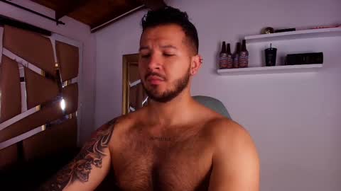 MIKEE online show from 10/09/25, 03:48