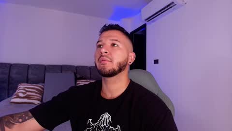 MIKEE online show from 11/26/25, 03:07