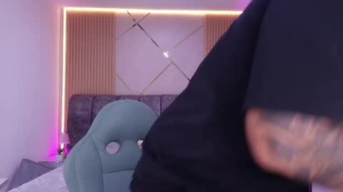 MIKEE online show from 04/14/26, 03:01