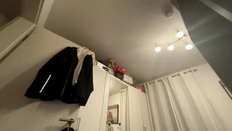 mr_niceguy100 online show from 09/28/25, 10:59