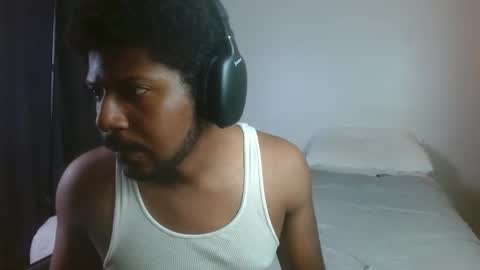 mr_nobody_100 online show from 10/13/25, 03:39