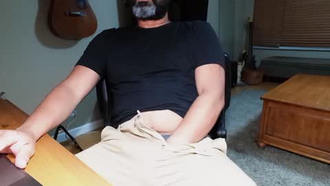 Snapshot of mr_rabbit77 chatting on 01/02/25, 01:38 Rabbit online show from 01/02/25, 01:38