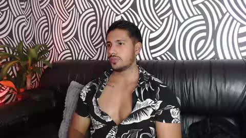 Snapshot of mr_real_aaron chatting on 12/03/24, 09:00 AARON online show from 12/03/24, 09:00