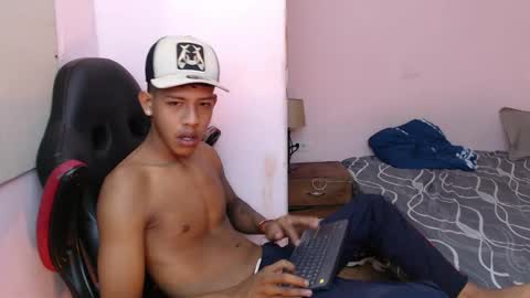 mr_stiven_ online show from 01/06/25, 08:35