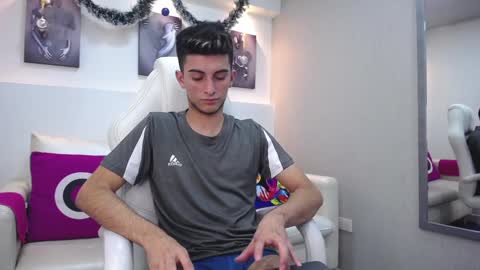 Snapshot of mr_williseo chatting on 12/17/24, 11:38 williseo online show from 12/17/24, 11:38