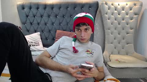 Snapshot of mr_williseo chatting on 12/25/24, 11:42 williseo online show from 12/25/24, 11:42