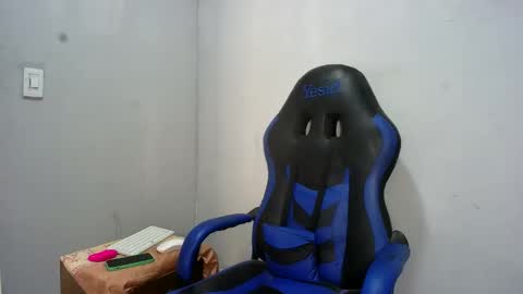 Snapshot of mrandms01 chatting on 04/09/26, 03:28 mrandms01 online show from 04/09/26, 03:28