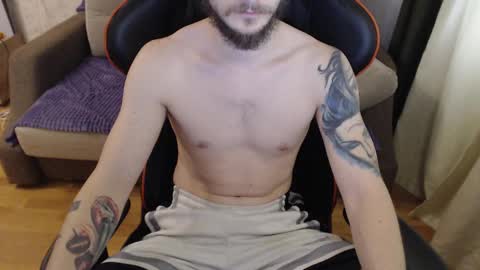 Snapshot of mrbeautifuleyes chatting on 01/13/25, 08:37 mrbeautifuleyes online show from 01/13/25, 08:37