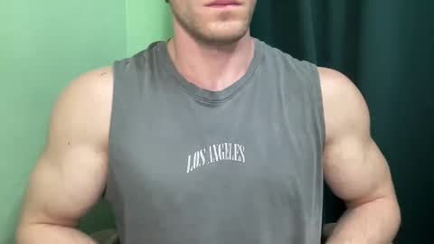 Snapshot of mrbiceps_23 chatting on 12/24/24, 05:23 Mrbiceps23 online show from 12/24/24, 05:23