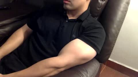 Snapshot of mrbree chatting on 04/01/26, 02:47 Mr Bree online show from 04/01/26, 02:47