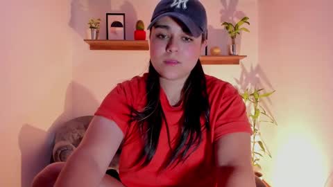 Snapshot of mrbuu_ chatting on 01/30/25, 06:03 Laura online show from 01/30/25, 06:03