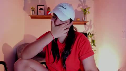 Snapshot of mrbuu_ chatting on 02/13/25, 07:03 Laura online show from 02/13/25, 07:03