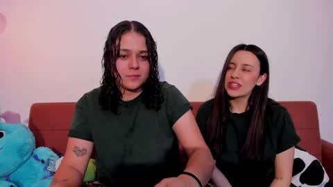 Snapshot of mrbuu_ chatting on 03/24/26, 04:06 Laura online show from 03/24/26, 04:06