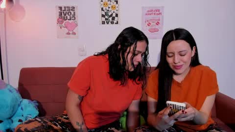 Snapshot of mrbuu_ chatting on 03/27/26, 02:17 Laura online show from 03/27/26, 02:17