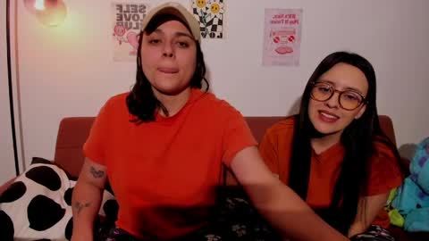 Snapshot of mrbuu_ chatting on 04/10/26, 03:45 Laura online show from 04/10/26, 03:45