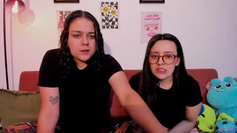 Snapshot of mrbuu_ chatting on 04/22/26, 01:41 Laura online show from 04/22/26, 01:41