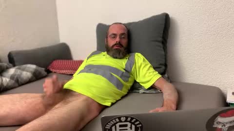 Snapshot of mrcharlybrown chatting on 09/22/25, 03:03 Mike online show from 09/22/25, 03:03