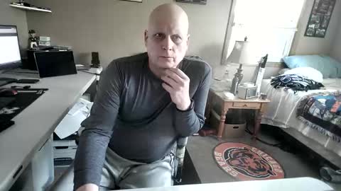 Snapshot of mrclean_55 chatting on 01/05/26, 05:27 MrClean55 online show from 01/05/26, 05:27