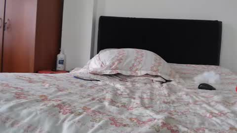 Snapshot of mrcock_col chatting on 09/18/25, 06:43 mrcock_col online show from 09/18/25, 06:43