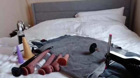 Snapshot of mrcoffee4her chatting on 11/10/25, 04:55 MrCoffee online show from 11/10/25, 04:55