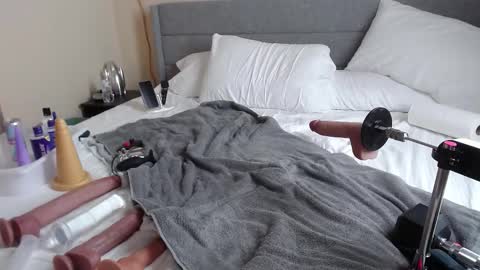 Snapshot of mrcoffee4her chatting on 12/01/25, 03:55 MrCoffee online show from 12/01/25, 03:55