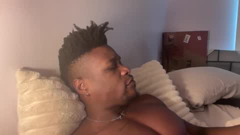 Snapshot of mrdaddyblackni9e chatting on 11/14/25, 01:10 Daddy Nine online show from 11/14/25, 01:10