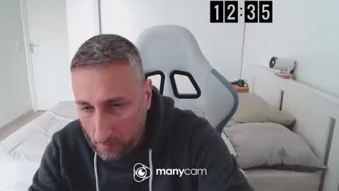 Snapshot of mrdr000 chatting on 03/18/26, 11:35 mrdr000 online show from 03/18/26, 11:35