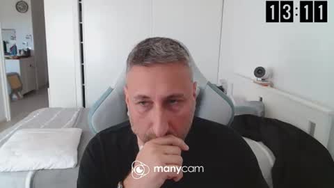 Snapshot of mrdr000 chatting on 04/16/26, 11:11 mrdr000 online show from 04/16/26, 11:11