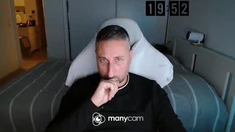 Snapshot of mrdr0o0o chatting on 11/22/25, 06:51 mrdr0o0o online show from 11/22/25, 06:51