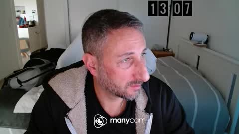 Snapshot of mrdr0o0o chatting on 11/26/25, 12:06 mrdr0o0o online show from 11/26/25, 12:06