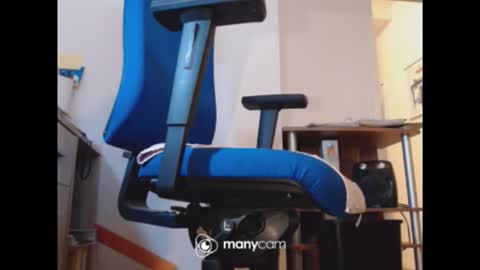 Snapshot of mrduplo1975 chatting on 02/10/26, 06:12 MrJohnsen1975 online show from 02/10/26, 06:12