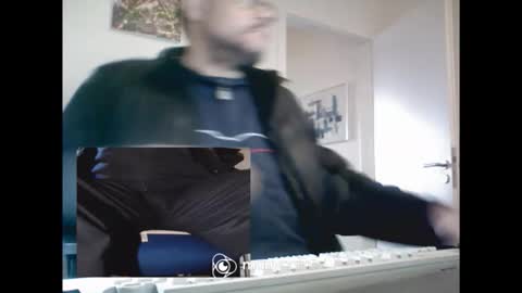 Snapshot of mrduplo1975 chatting on 02/15/26, 09:30 MrJohnsen1975 online show from 02/15/26, 09:30