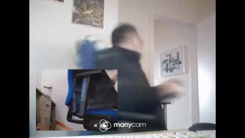 Snapshot of mrduplo1975 chatting on 02/18/26, 11:50 MrJohnsen1975 online show from 02/18/26, 11:50