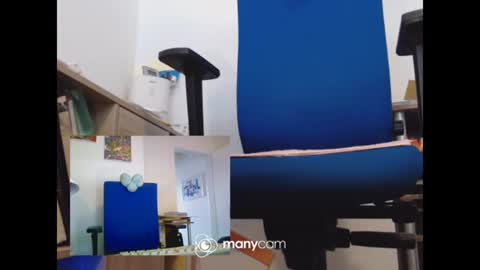 Snapshot of mrduplo1975 chatting on 05/17/26, 10:11 MrJohnsen1975 online show from 05/17/26, 10:11
