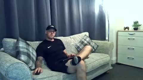 mrengland86566 online show from 09/18/25, 02:13