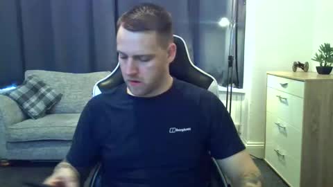 mrengland86566 online show from 02/19/26, 03:30