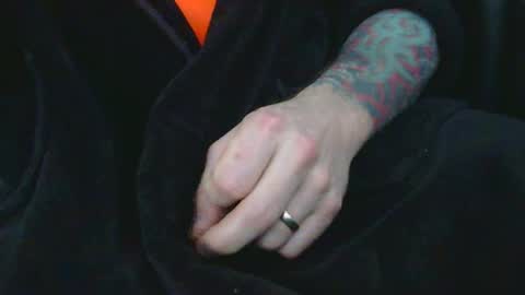 Snapshot of mrf388 chatting on 04/18/26, 01:15 IwantU2WatchME online show from 04/18/26, 01:15